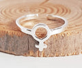 Fingerring med kvinnosymbol - sterling silver 925