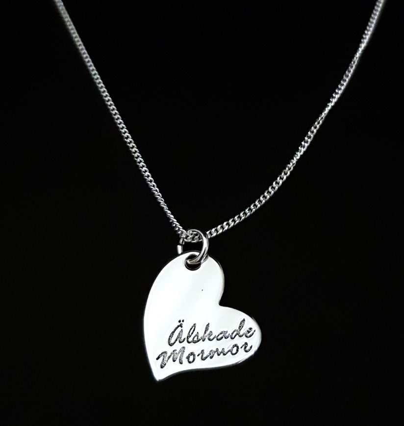 Hänge / halsband med hjärta - Älskade Mormor