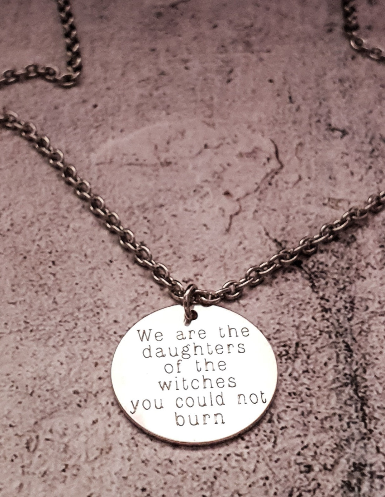 "We are the daughters..." - Halsband, rostfritt stål
