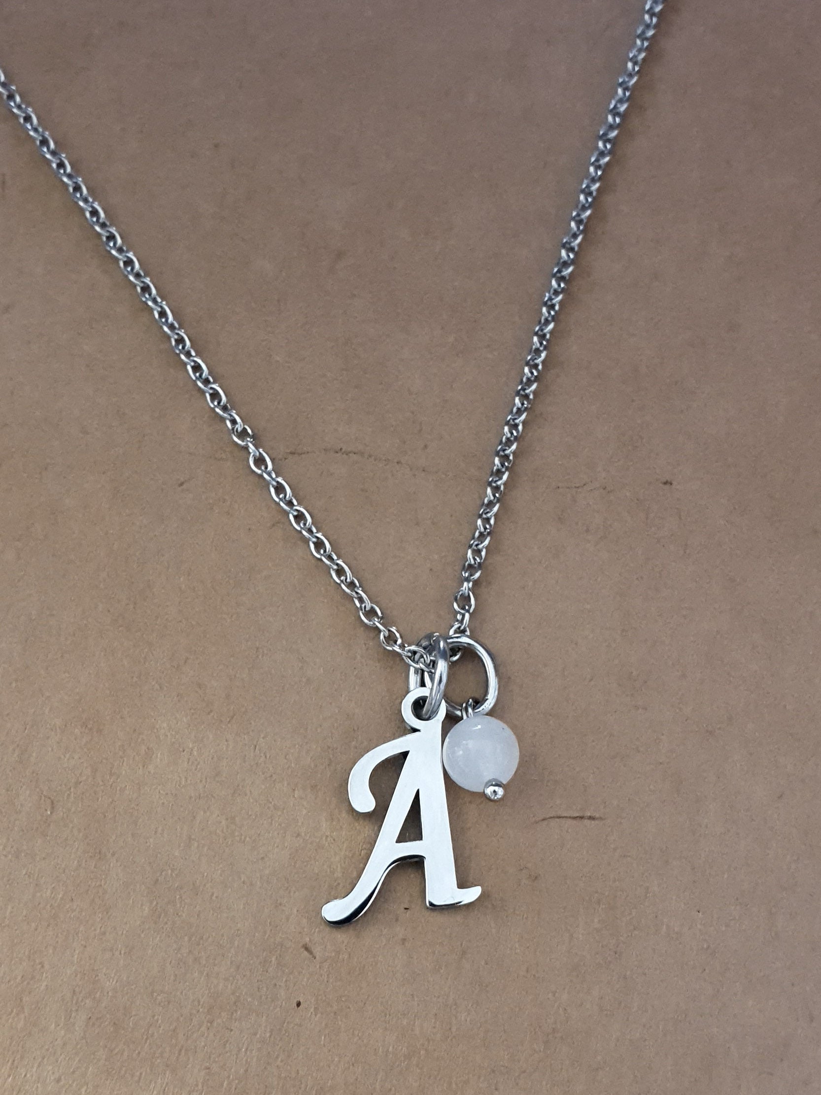 Halsband med valfri Bokstav och månadssten - Rostfritt stål