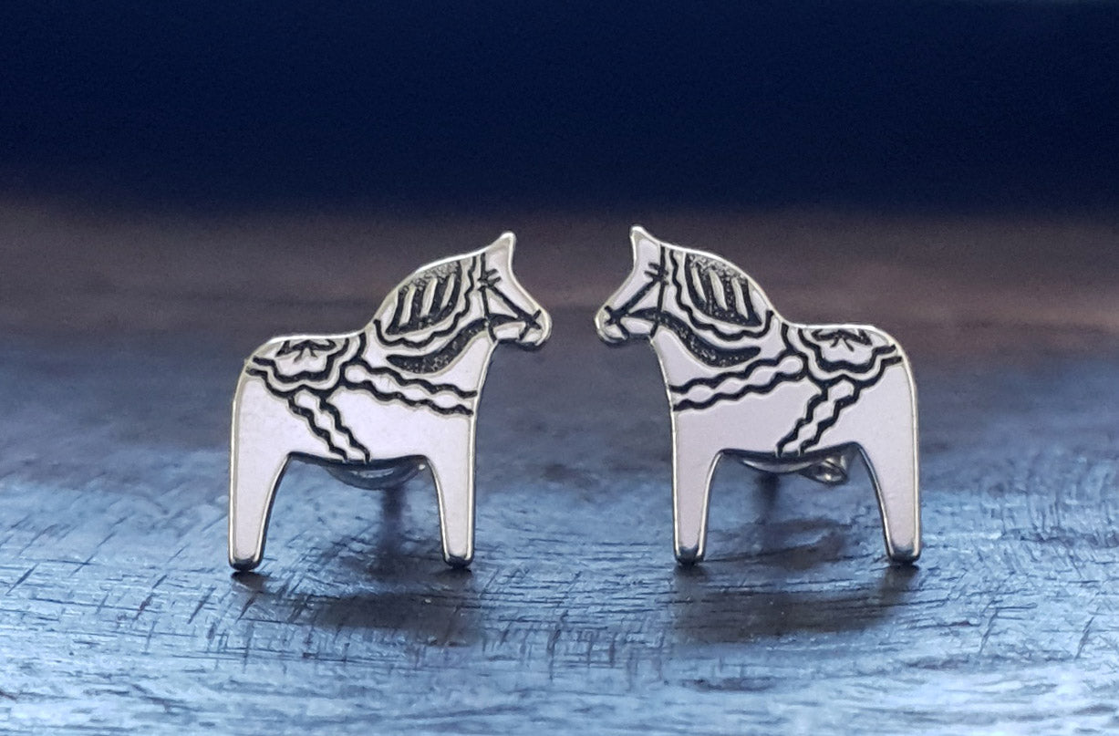 Örhängen - Dalahäst med kurbits, Silver