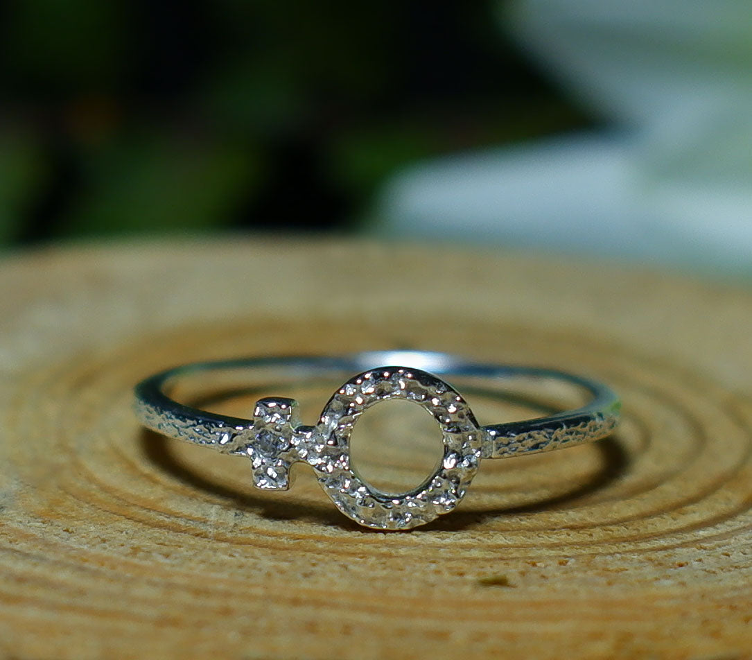 Ring med liggande kvinnosymbol  - Silver 925