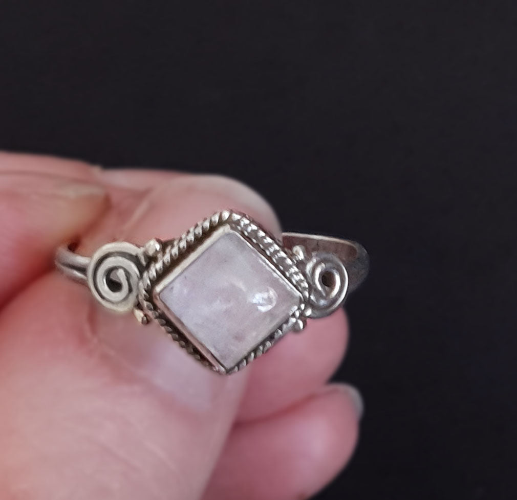 Vacker ring med Månsten - Sterling silver 925