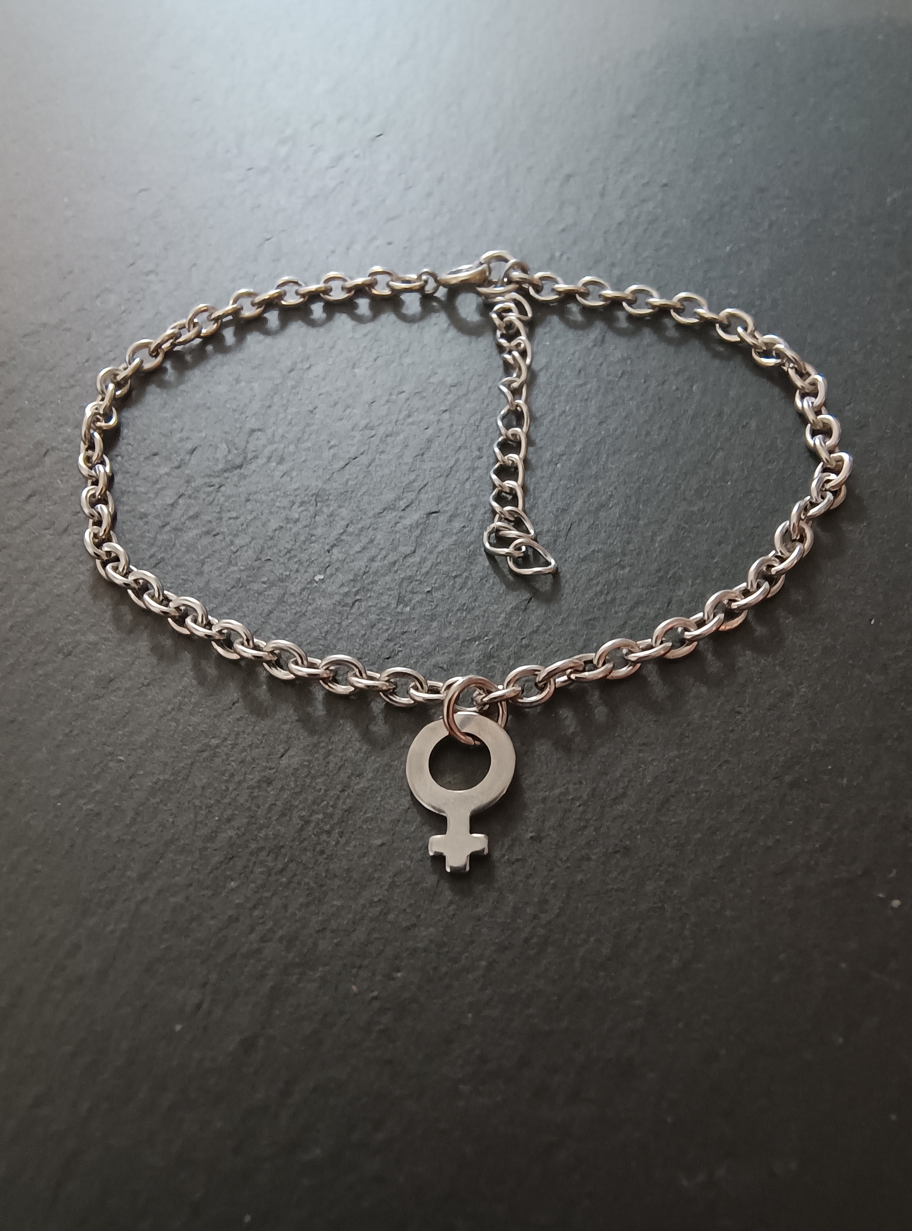 Armband stål kvinnosymbol